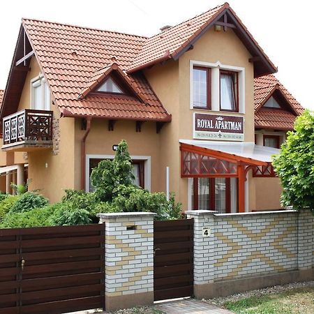 Royal Apartman Hajduszoboszlo Exterior photo