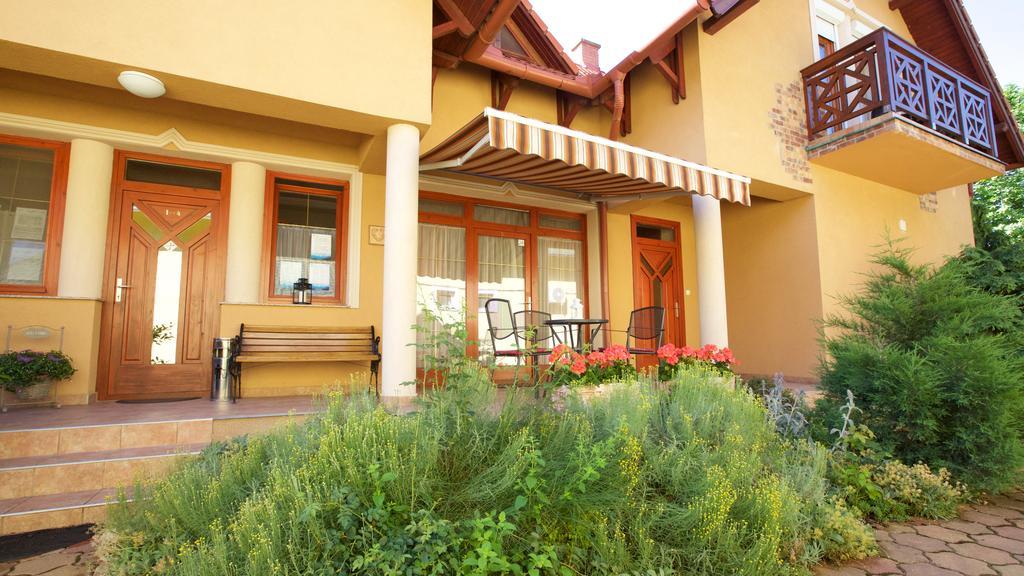 Royal Apartman Hajduszoboszlo Exterior photo