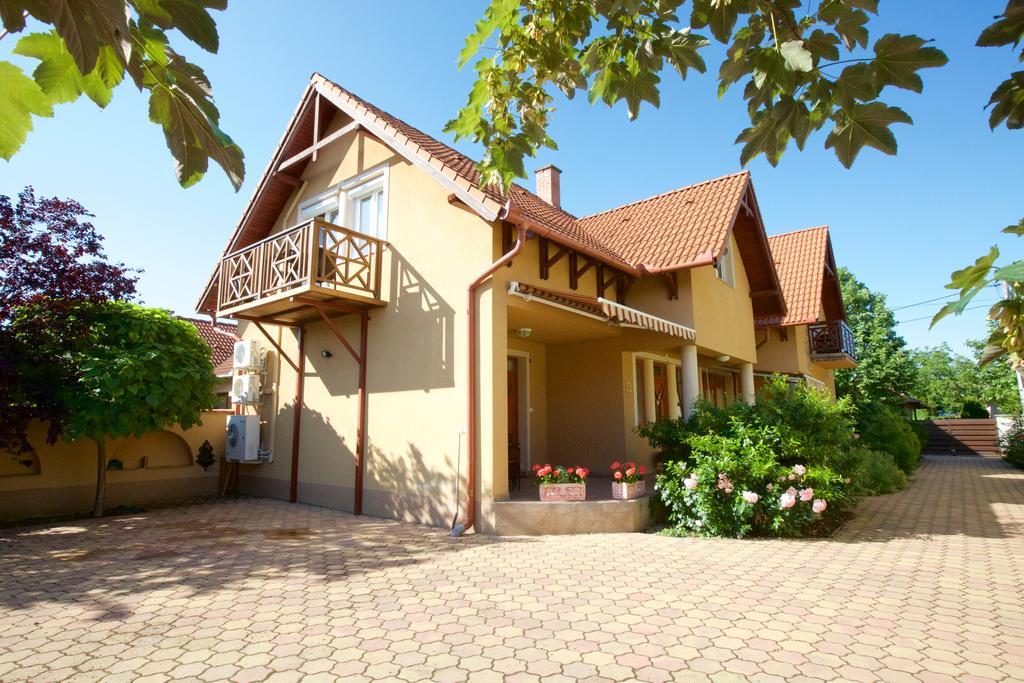 Royal Apartman Hajduszoboszlo Exterior photo