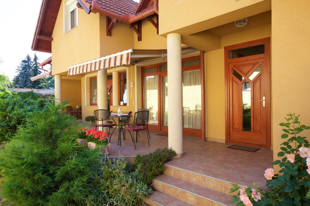 Royal Apartman Hajduszoboszlo Exterior photo