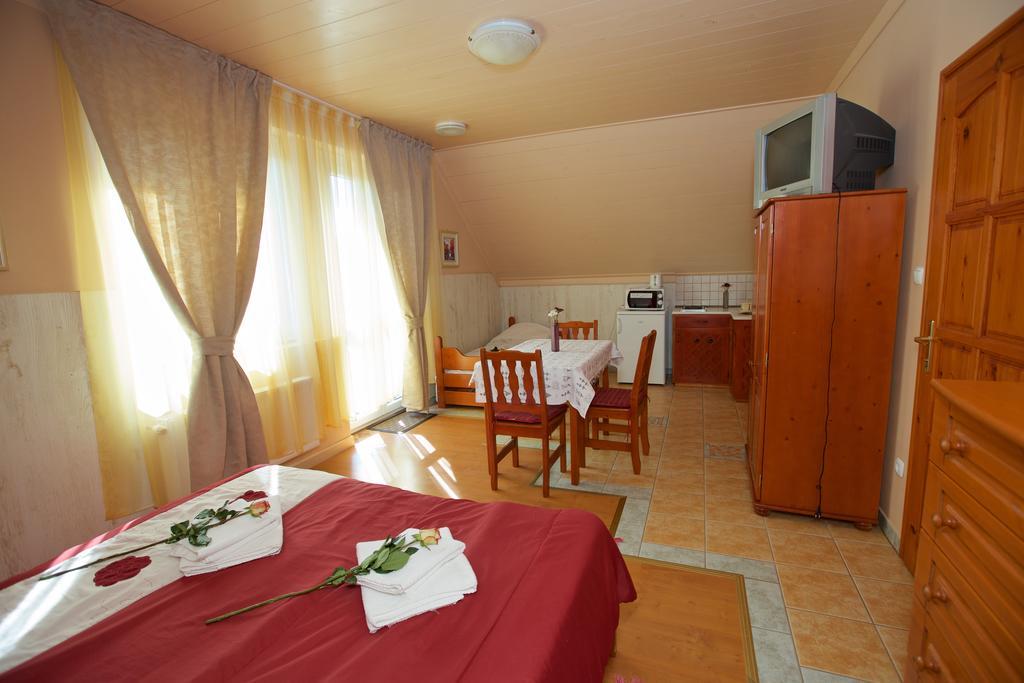Royal Apartman Hajduszoboszlo Exterior photo